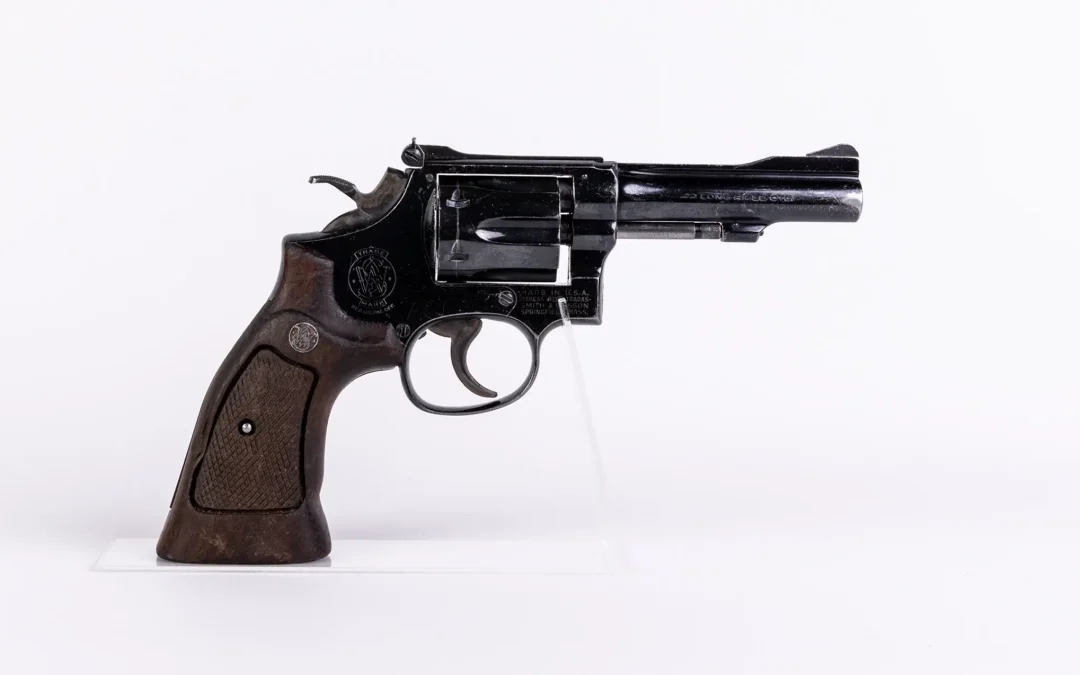 Smith & Wesson 17-4 [R41 – 8]